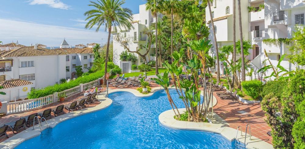 Royal Oasis Club At Pueblo Quinta Aparthotel Benalmadena Luaran gambar