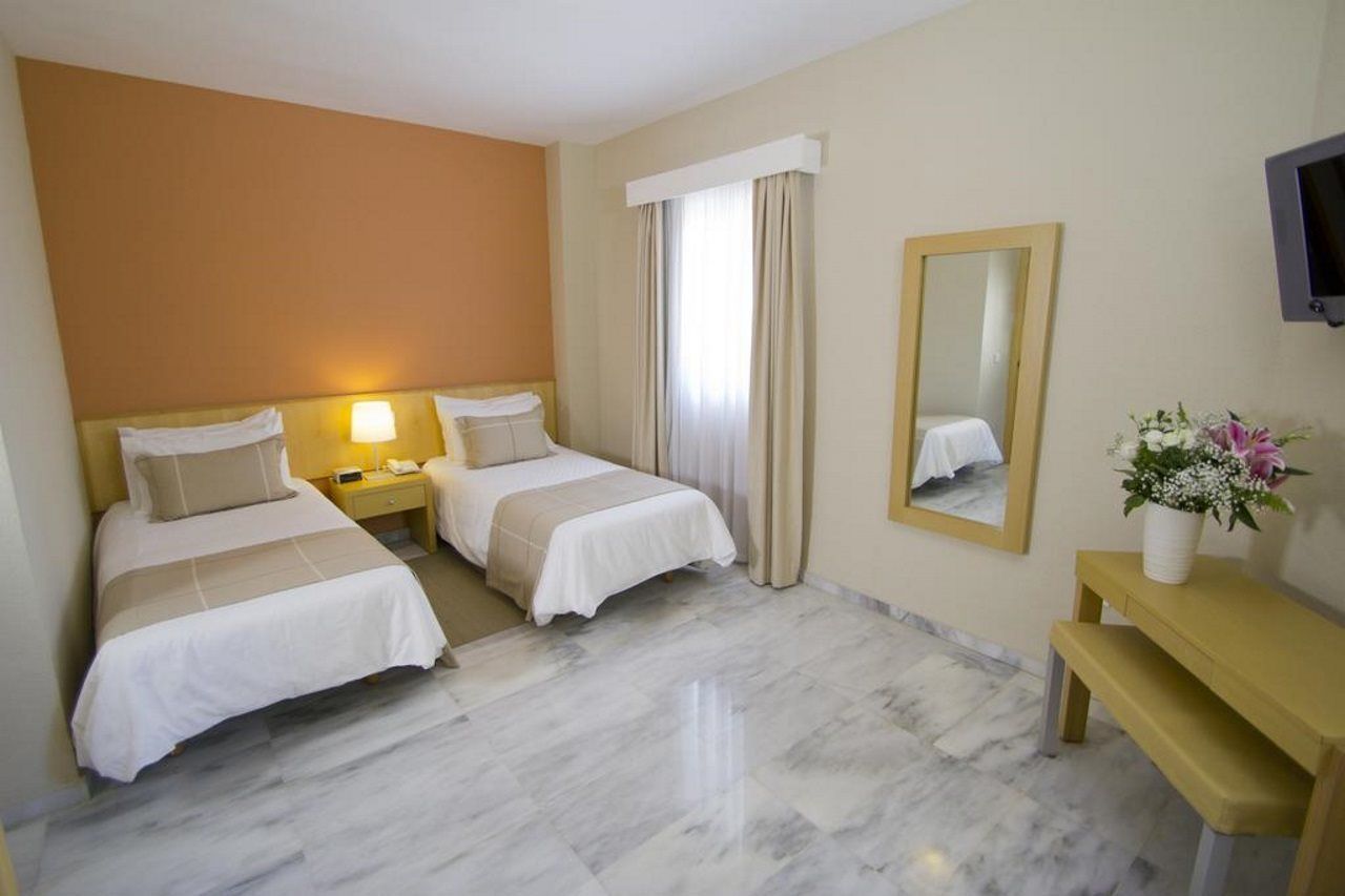 Royal Oasis Club At Pueblo Quinta Aparthotel Benalmadena Luaran gambar