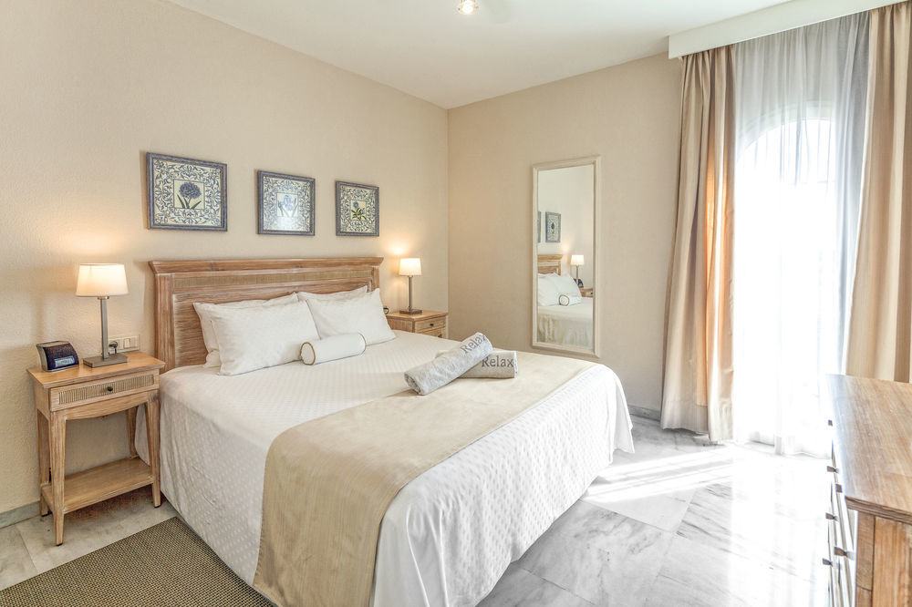 Royal Oasis Club At Pueblo Quinta Aparthotel Benalmadena Luaran gambar