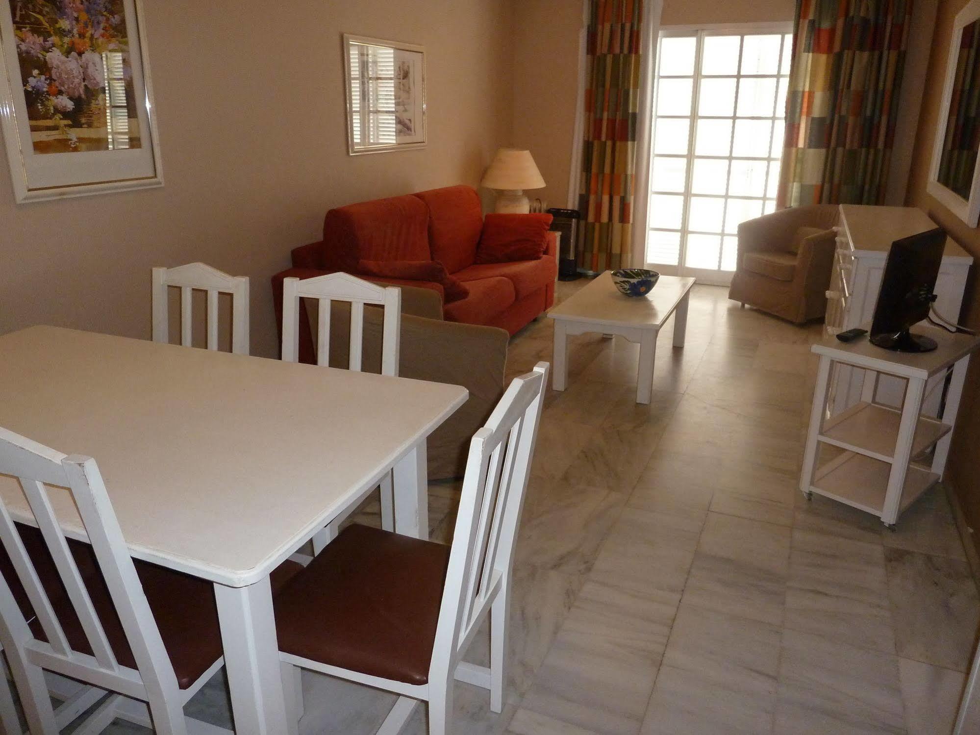 Royal Oasis Club At Pueblo Quinta Aparthotel Benalmadena Luaran gambar